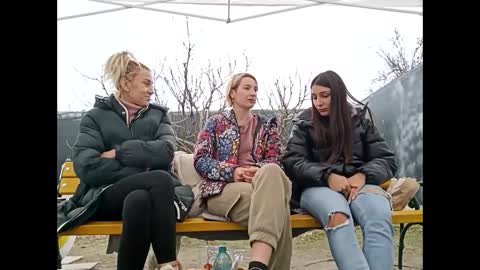 Rose online show from 1, 2, 2025