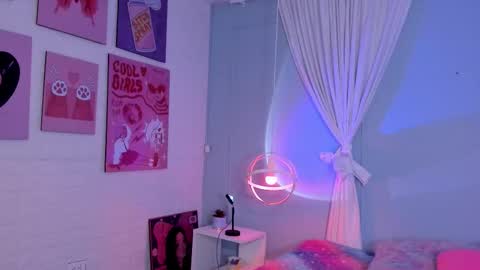 Snapshot of hannahpage chatting on 21, 10, 2025 Hannah online show from 21, 10, 2025