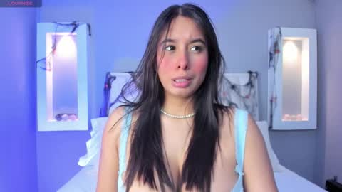 HannaPaola online show from 4, 11, 2025