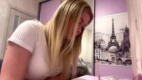 Snapshot of hannawindholz chatting on 22, 7, 2026 Kate online show from 22, 7, 2026