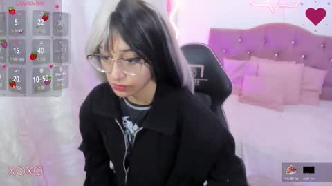 HANNI  online show from 3, 12, 2025