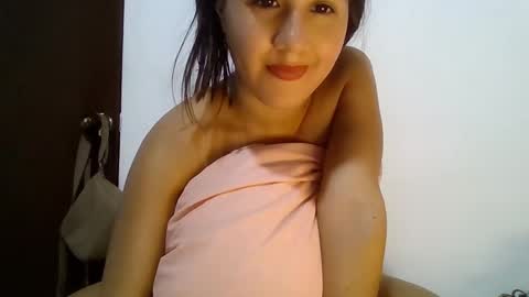 Snapshot of hanny_kail chatting on 21, 12, 2024 hanny online show from 21, 12, 2024