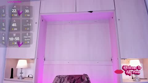 hannyk_ online show from 4, 3, 2025