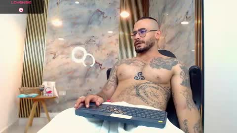 Snapshot of hanz_col chatting on 23, 12, 2024 hanz_col online show from 23, 12, 2024