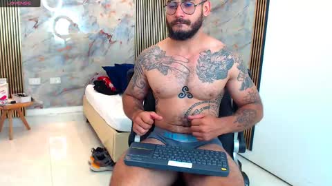 Snapshot of hanz_col chatting on 1, 3, 2025 hanz_col online show from 1, 3, 2025