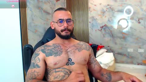 Snapshot of hanz_col chatting on 4, 3, 2025 hanz_col online show from 4, 3, 2025