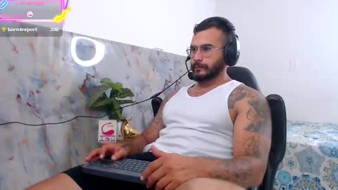 Snapshot of hanz_col chatting on 8, 9, 2025 hanz_col online show from 8, 9, 2025