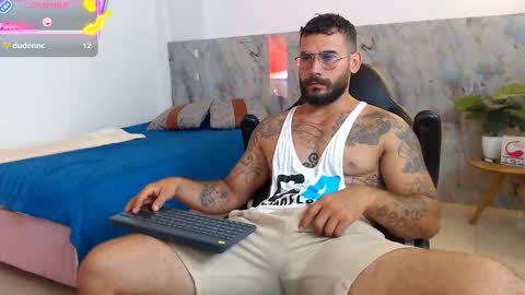 Snapshot of hanz_col chatting on 28, 10, 2025 hanz_col online show from 28, 10, 2025