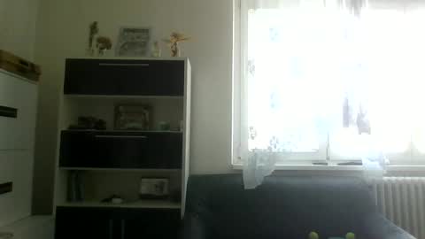 Snapshot of hanzik1954 chatting on 28, 4, 2026 hanzik1954 online show from 28, 4, 2026