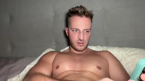 Snapshot of hanzlagerfelt chatting on 15, 10, 2025 hanzlagerfelt online show from 15, 10, 2025