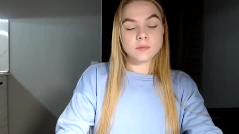 Snapshot of happy_fox_ chatting on 6, 12, 2024 happy_fox_ online show from 6, 12, 2024