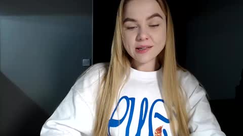 Snapshot of happy_fox_ chatting on 5, 2, 2025 happy_fox_ online show from 5, 2, 2025