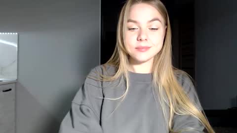 Snapshot of happy_fox_ chatting on 28, 4, 2026 happy_fox_ online show from 28, 4, 2026