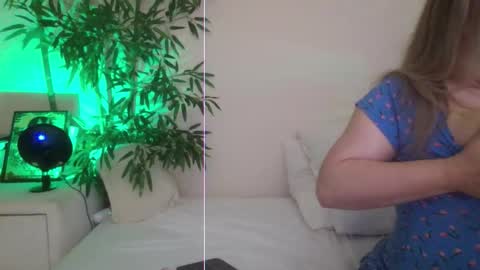 Snapshot of happyalice chatting on 17, 10, 2025 HappyAlice online show from 17, 10, 2025