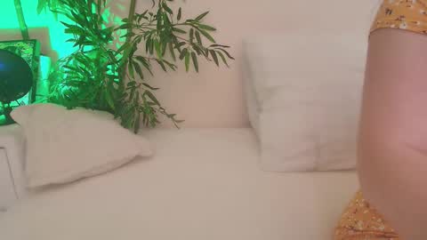 Snapshot of happyalice chatting on 24, 10, 2025 HappyAlice online show from 24, 10, 2025