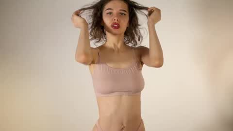 Evy  online show from 8, 4, 2026