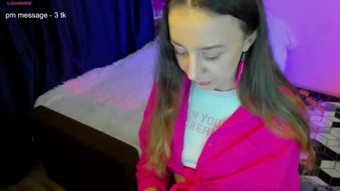 Snapshot of happystephanie chatting on 1, 2, 2025 Stephanie online show from 1, 2, 2025