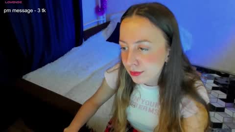 Snapshot of happystephanie chatting on 2, 3, 2025 Stephanie online show from 2, 3, 2025