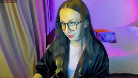 Snapshot of happystephanie chatting on 2, 10, 2025 Stephanie online show from 2, 10, 2025