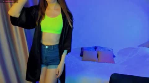 Snapshot of happystephanie chatting on 6, 10, 2025 Stephanie online show from 6, 10, 2025