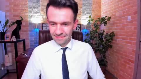 Snapshot of hard_and_juici chatting on 21, 2, 2025 Steve online show from 21, 2, 2025