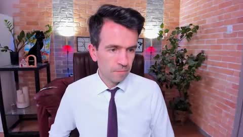 Snapshot of hard_and_juici chatting on 12, 3, 2025 Steve online show from 12, 3, 2025