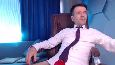 Snapshot of hard_and_juici chatting on 8, 10, 2025 Steve online show from 8, 10, 2025