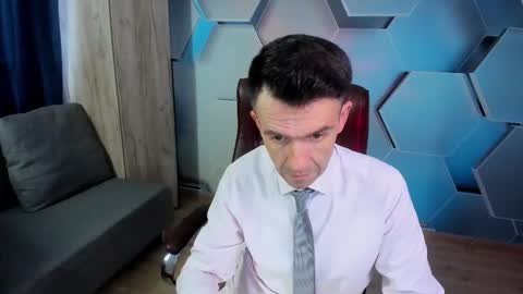 Snapshot of hard_and_juici chatting on 12, 11, 2025 Steve online show from 12, 11, 2025