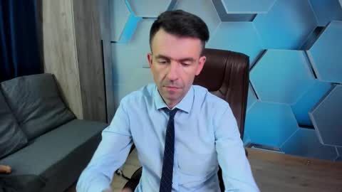 Snapshot of hard_and_juici chatting on 13, 11, 2025 Steve online show from 13, 11, 2025