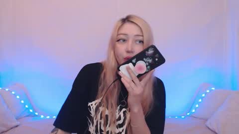 Snapshot of hardcore_x chatting on 16, 9, 2025 Emily online show from 16, 9, 2025