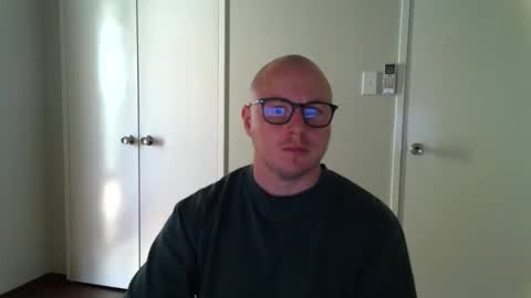 Stand Lee online show from 4, 3, 2025