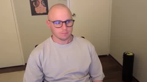 Stand Lee online show from 3, 10, 2025