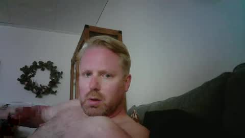 Snapshot of hardswedishboy chatting on 3, 5, 2026 hardswedishboy online show from 3, 5, 2026