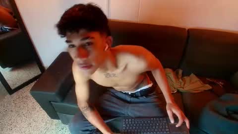 Snapshot of haresandpame_mds chatting on 28, 11, 2025 Hares online show from 28, 11, 2025