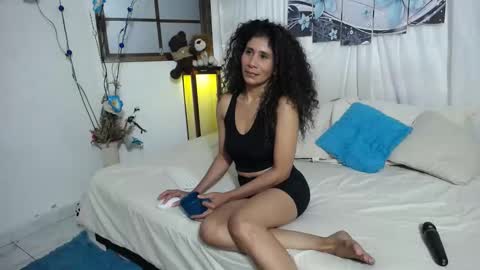 Snapshot of harley_quinns1 chatting on 24, 1, 2025 harley_quinns1 online show from 24, 1, 2025