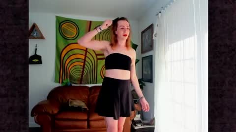 harlynn_ell online show from 8, 4, 2026