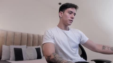 Snapshot of harryy_joness chatting on 14, 2, 2025 Harry Jones online show from 14, 2, 2025