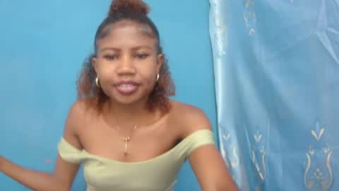 Snapshot of hasleyinah chatting on 24, 6, 2026 hasleyinah online show from 24, 6, 2026