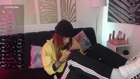 Snapshot of hat_girl chatting on 18, 1, 2025 Nicole online show from 18, 1, 2025