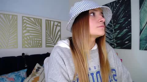 Snapshot of hat_girl chatting on 4, 2, 2025 Nicole online show from 4, 2, 2025