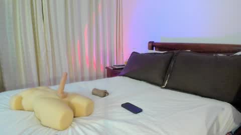 Snapshot of hat_girl chatting on 30, 9, 2025 Nicole online show from 30, 9, 2025