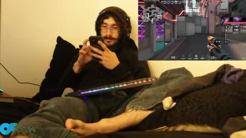 More content   2   online show from 30, 1, 2025