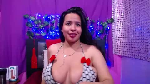 Snapshot of hazel_34 chatting on 7, 1, 2025 hazel online show from 7, 1, 2025