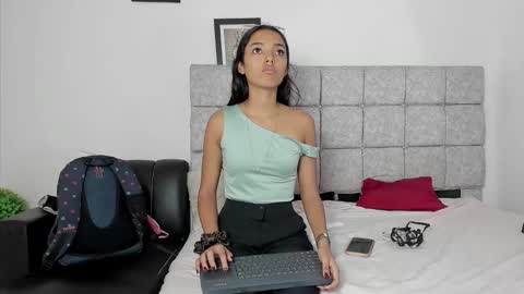 Snapshot of hazel_slim_ chatting on 9, 2, 2026 hazel_slim_ online show from 9, 2, 2026