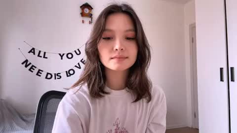 Snapshot of hazelhartshorn chatting on 29, 4, 2026 Kira online show from 29, 4, 2026