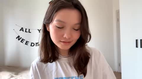 Snapshot of hazelhartshorn chatting on 13, 5, 2026 Kira online show from 13, 5, 2026