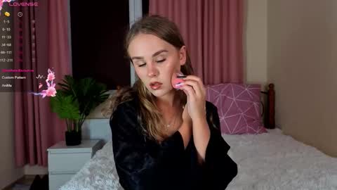 Snapshot of hazeltrue chatting on 29, 9, 2025 hazeltrue online show from 29, 9, 2025