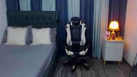 Snapshot of heavenlytransx chatting on 5, 3, 2025 ITS FREE TO ASK online show from 5, 3, 2025