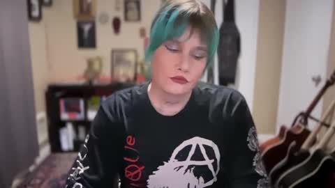 Snapshot of heavensentttt chatting on 2, 12, 2024 Saoirse online show from 2, 12, 2024