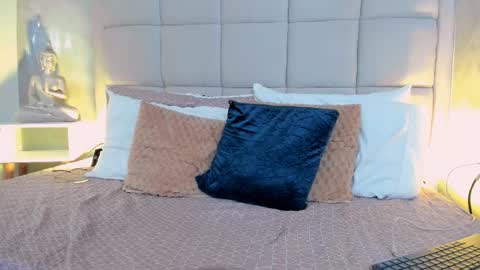 Keira Hecate online show from 2, 10, 2025